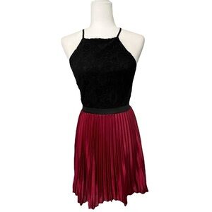 Lots of Love by Speechless Black & Red Pleated Dress - Size Small